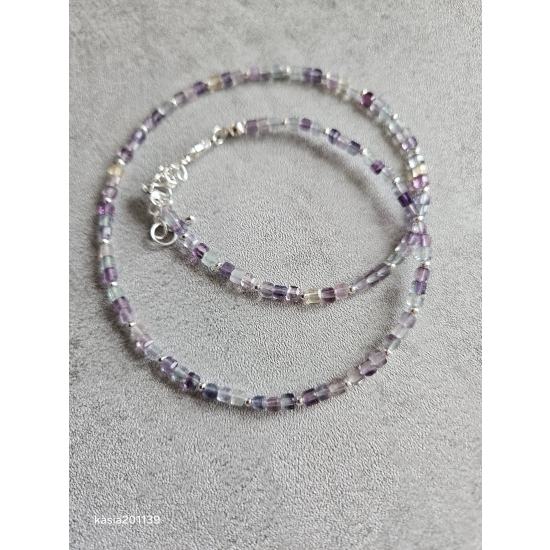 Naszyjnik z kamieni fluorytu